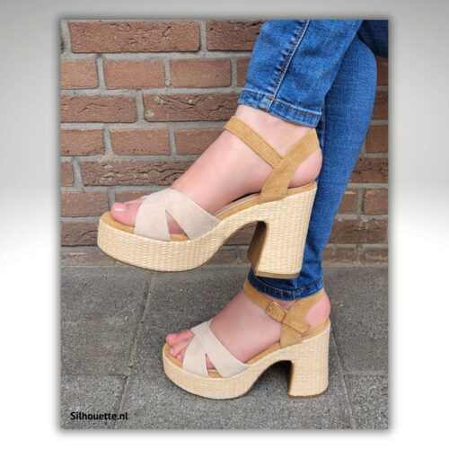 Zomerse sandaal met stevige hak in naturelkleuren | Bruine zomersandalen met brede hak