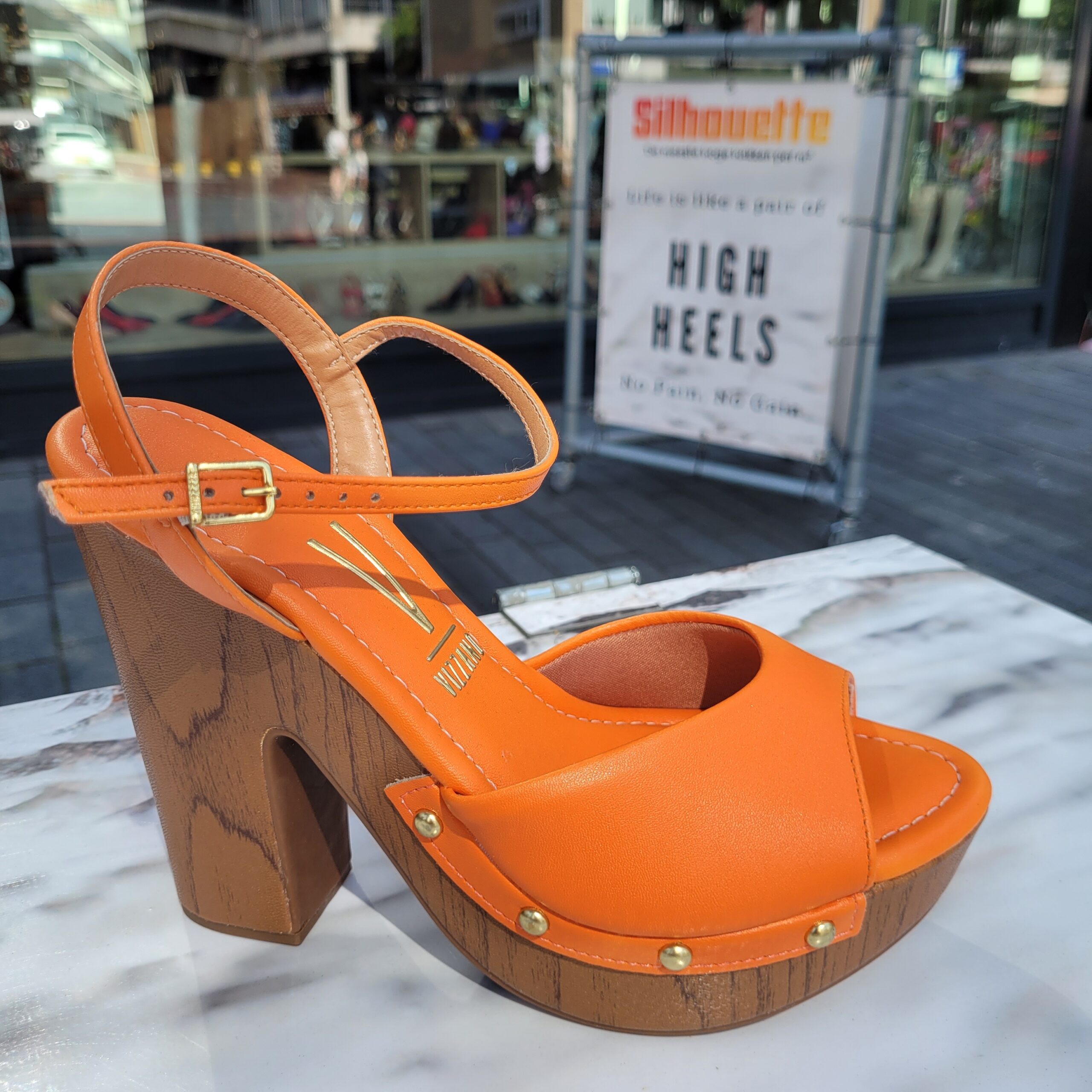 Oranje klompjes met hoge hak en houten zool | Oranje klompjes met hak