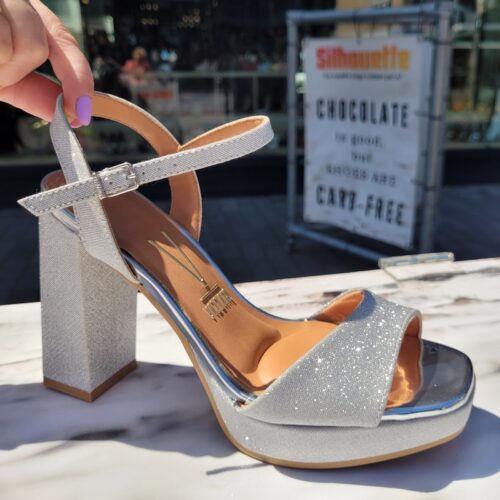 Zilveren glittersandalen met hoge blokhak | Silhouette