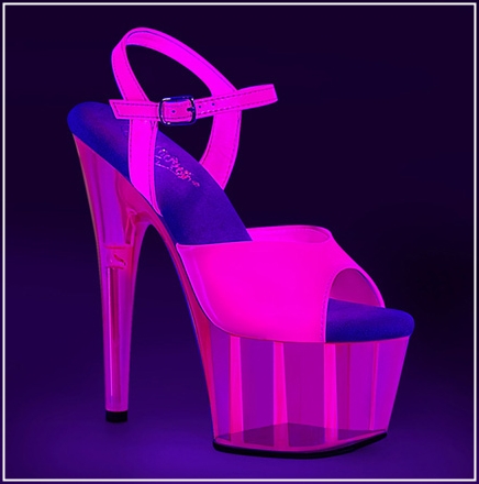 7 inch roze pleaser hakken