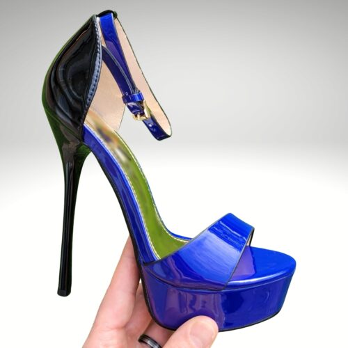 Blauw met zwarte high heels met smal enkelbandje | Zwart blauwe killerheels met plateau en bandje