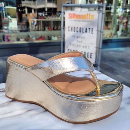 Gouden slippers met zacht voetbed | Silhouette Rotterdam