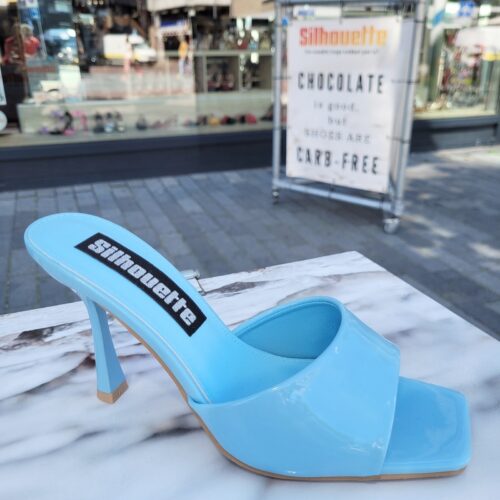 Lichtblauwe hak slippers