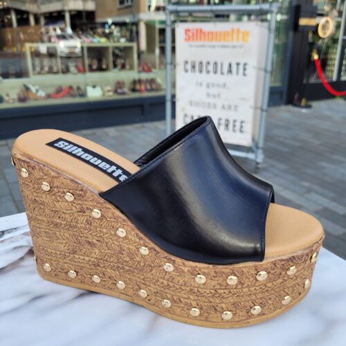 Zwarte sleehakslippers met dikke zool | Silhouette